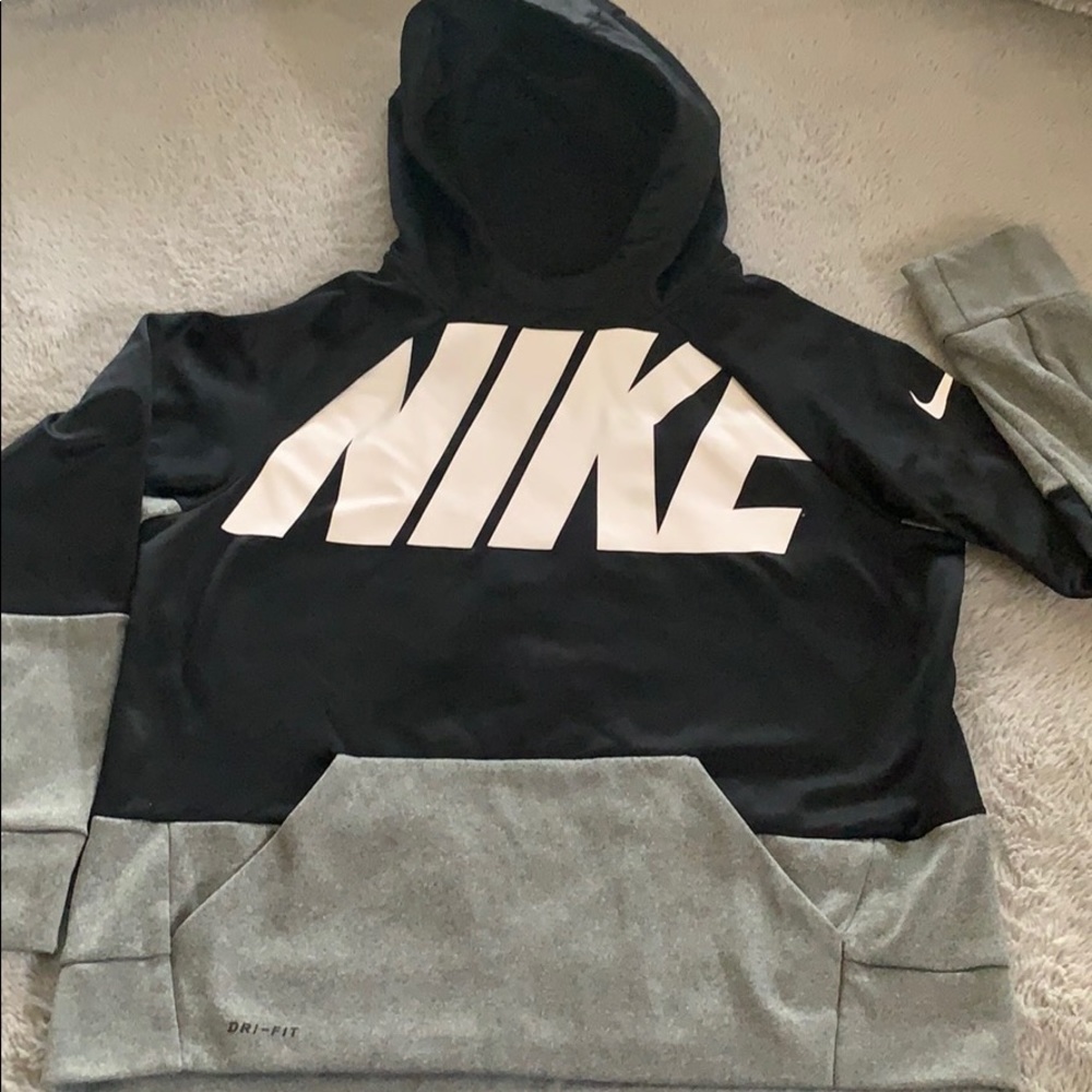 🔥SALE🔥 Nike boys Dri-fit pullover ~Size Large~